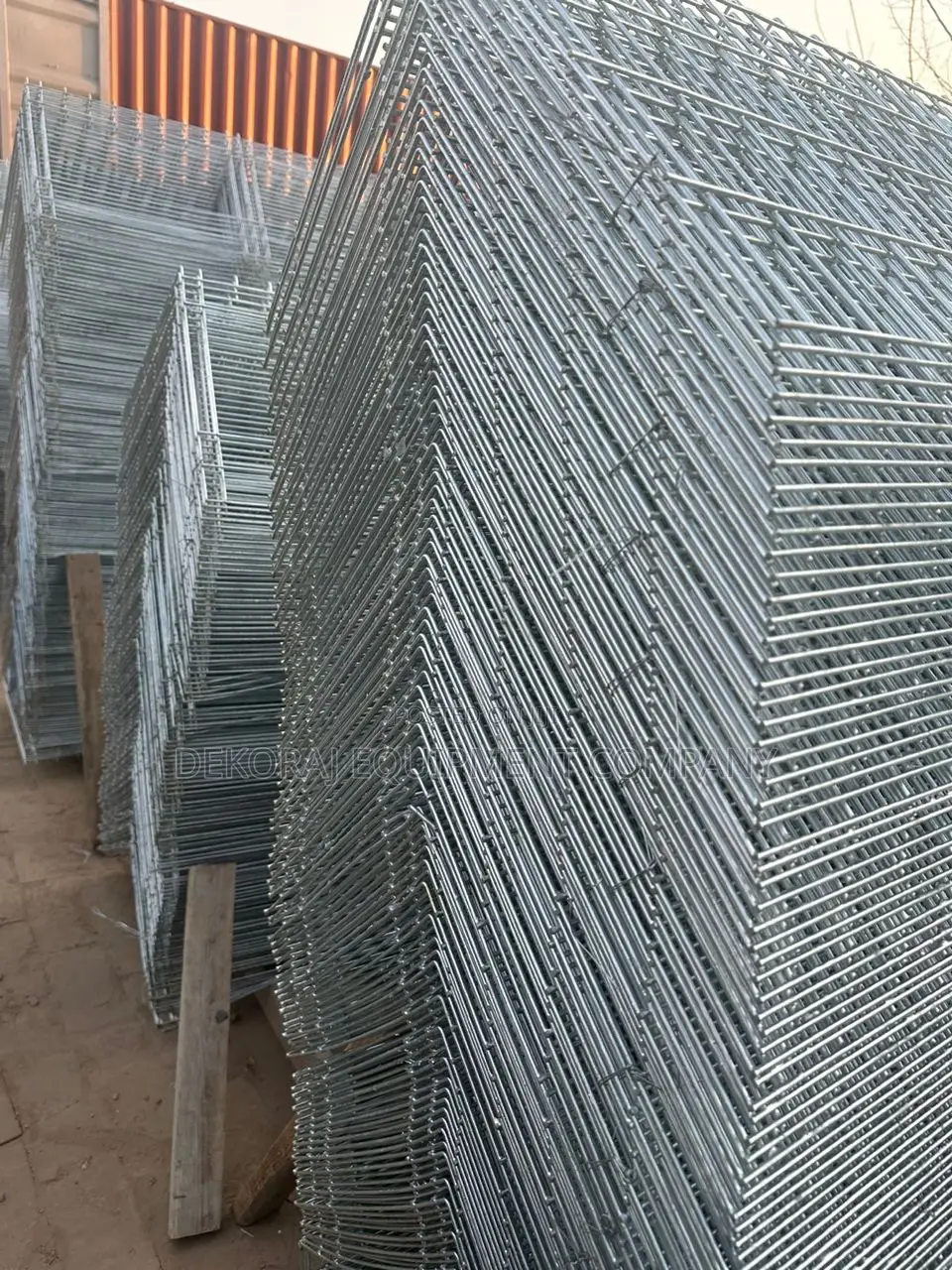 High Quality Imported Hotdip Galvanize 96 Birds Capacity
