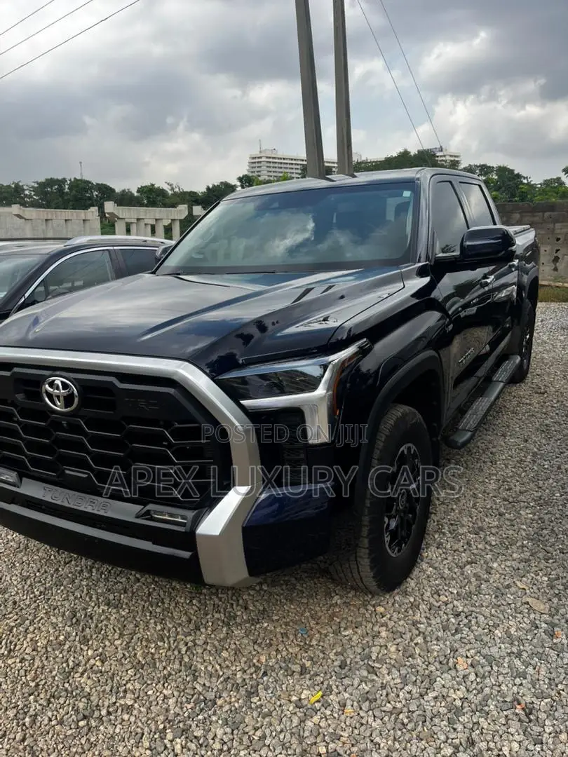 Toyota Tundra 2024 Black