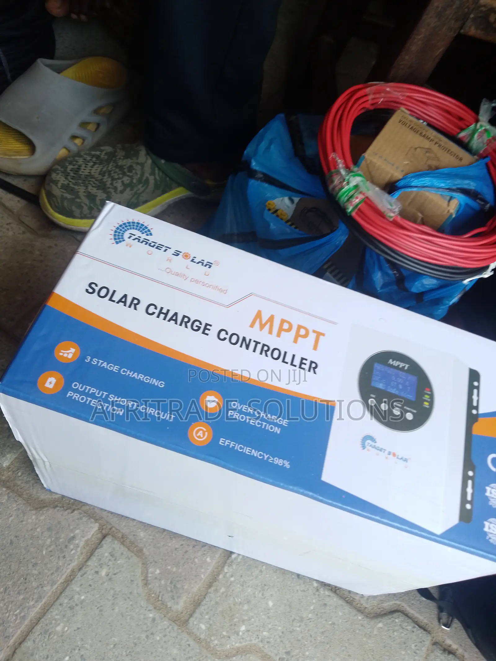 Solar Charge Controller With Ip65 Waterproof Rating
