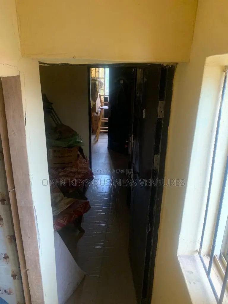 4bdrm Bungalow in Akoto, Akala Express for sale
