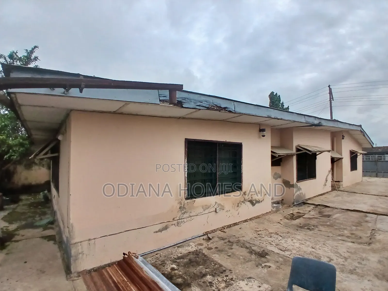 4bdrm Bungalow in Owode Housing Estate, Apata for sale
