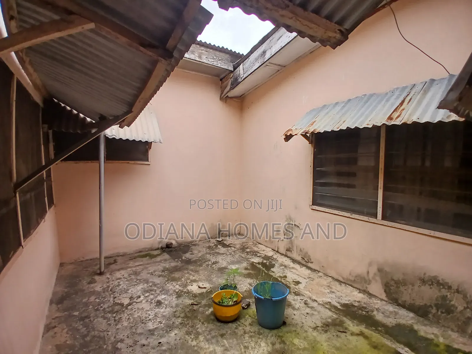 4bdrm Bungalow in Owode Housing Estate, Apata for sale