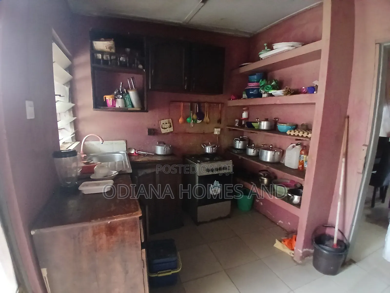 4bdrm Bungalow in Owode Housing Estate, Apata for sale