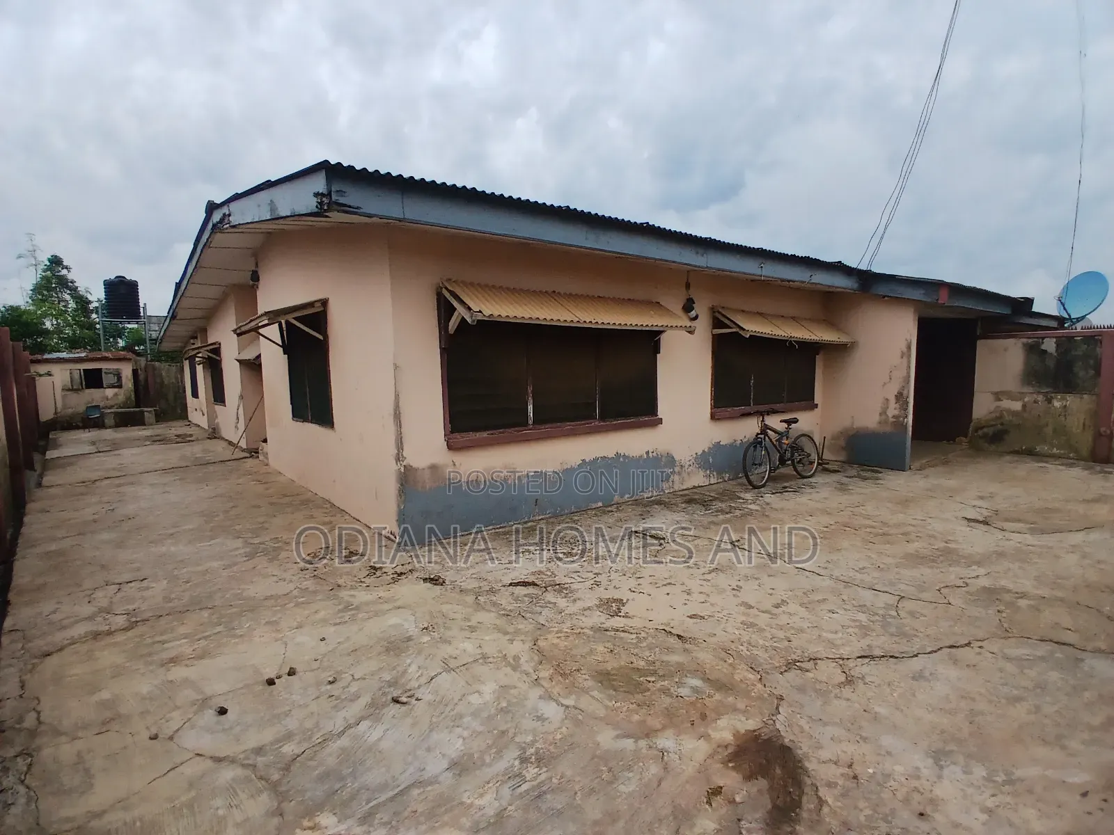 4bdrm Bungalow in Owode Housing Estate, Apata for sale