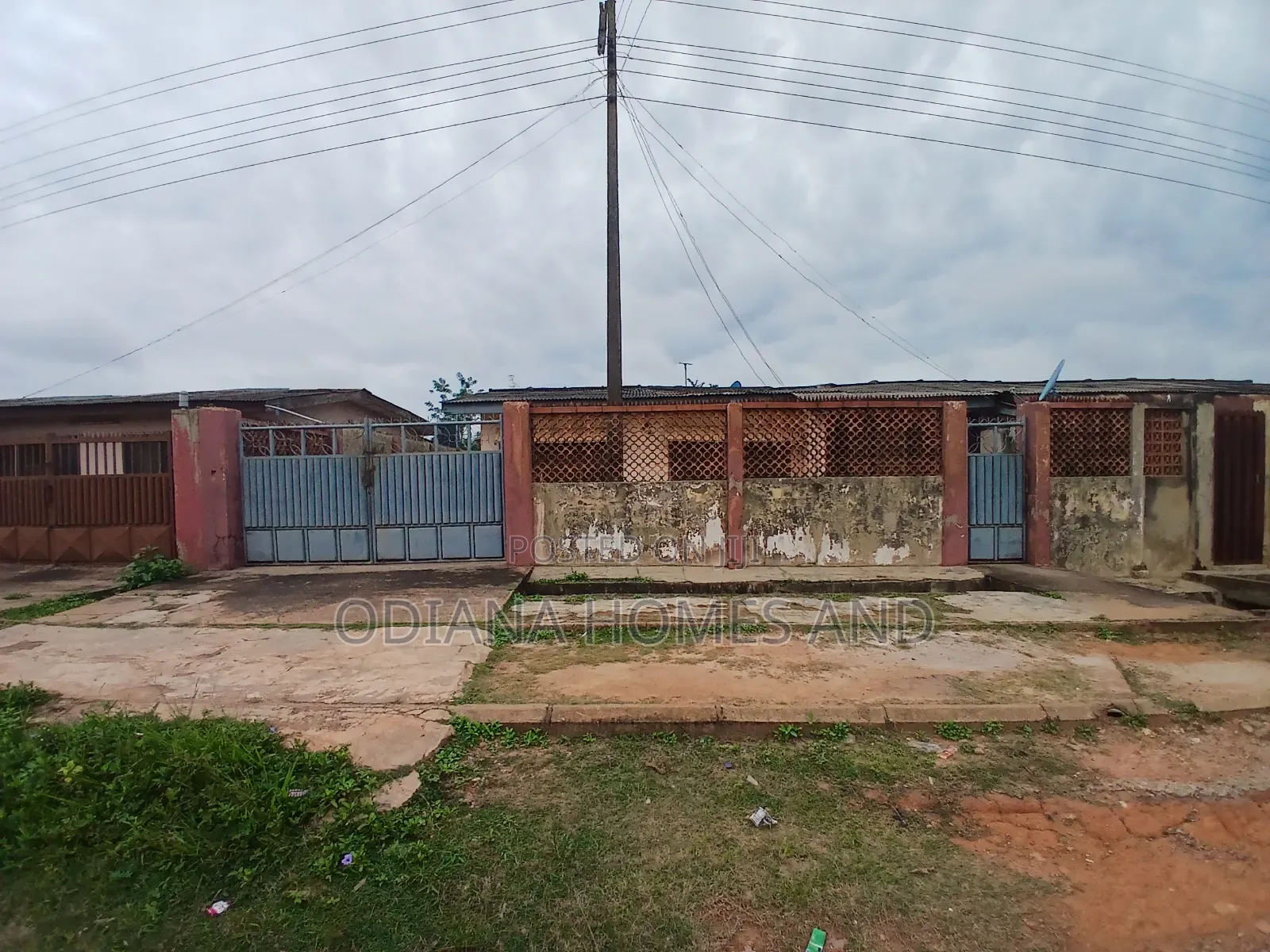 4bdrm Bungalow in Owode Housing Estate, Apata for sale