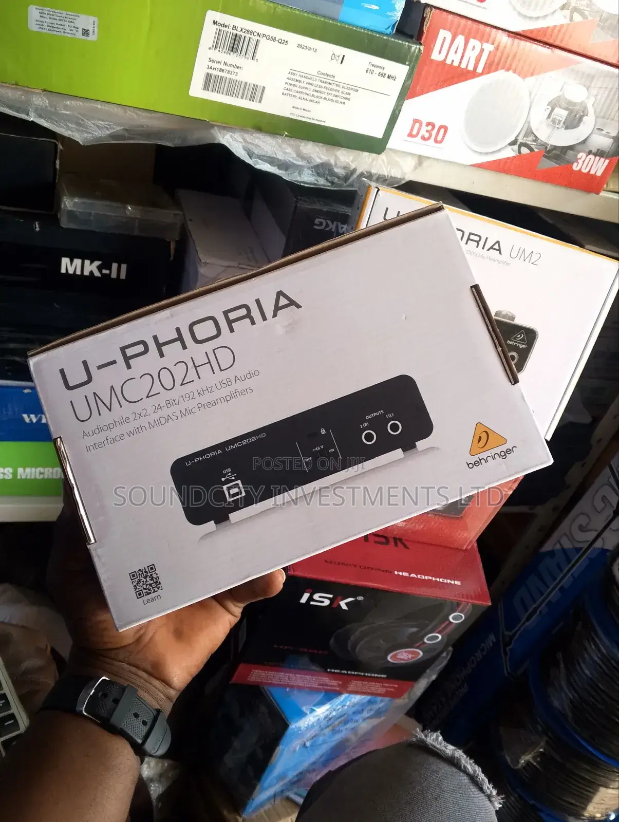 2ways Behringer U-phoria Umc202hd Soundcard.