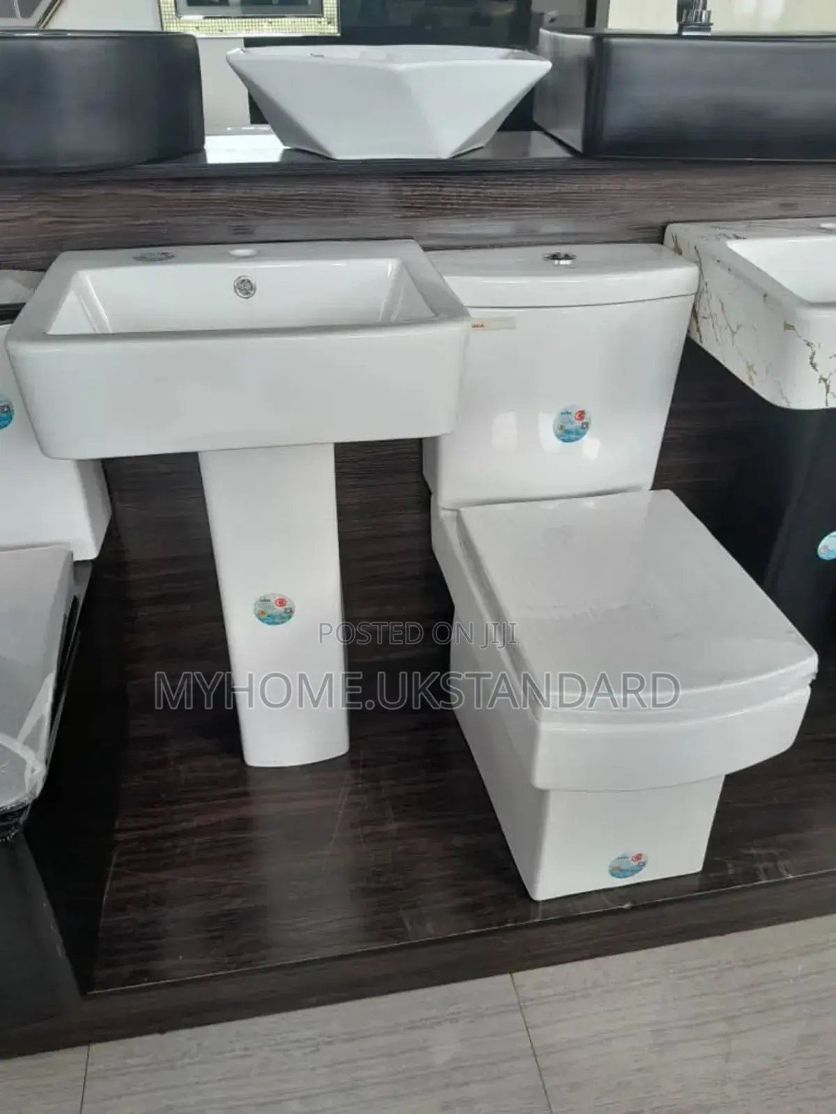 Complete Set of England Water Closet With Basin