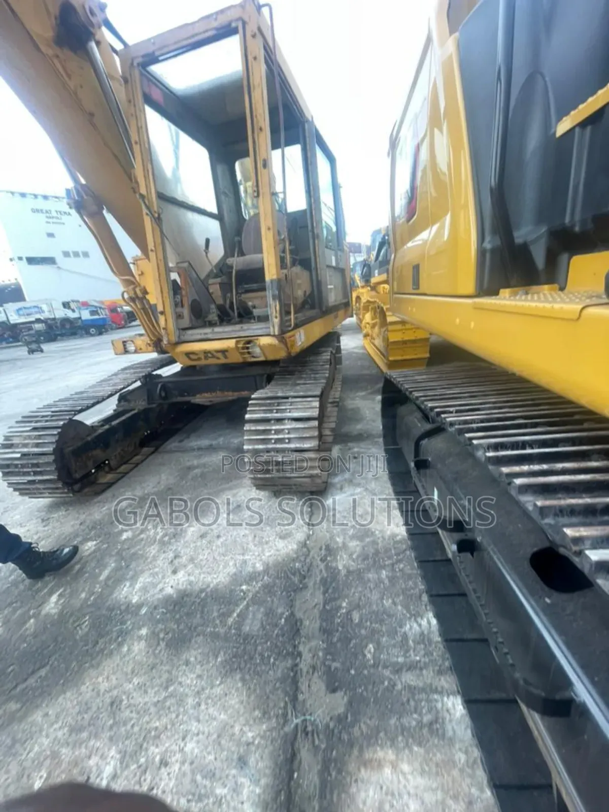 Tokunbo Caterpillar Excavator 215 for Hire