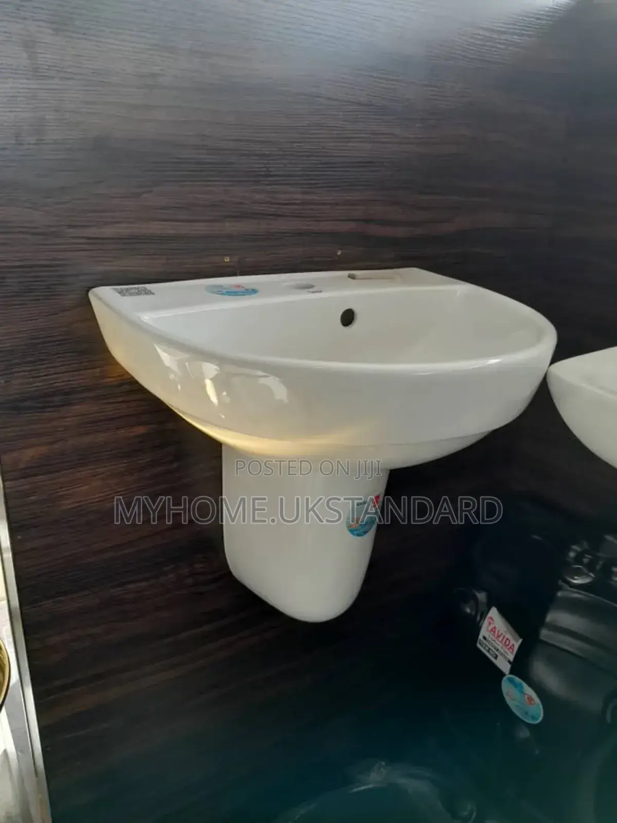 Mini England Hanging Wash Hand Basin