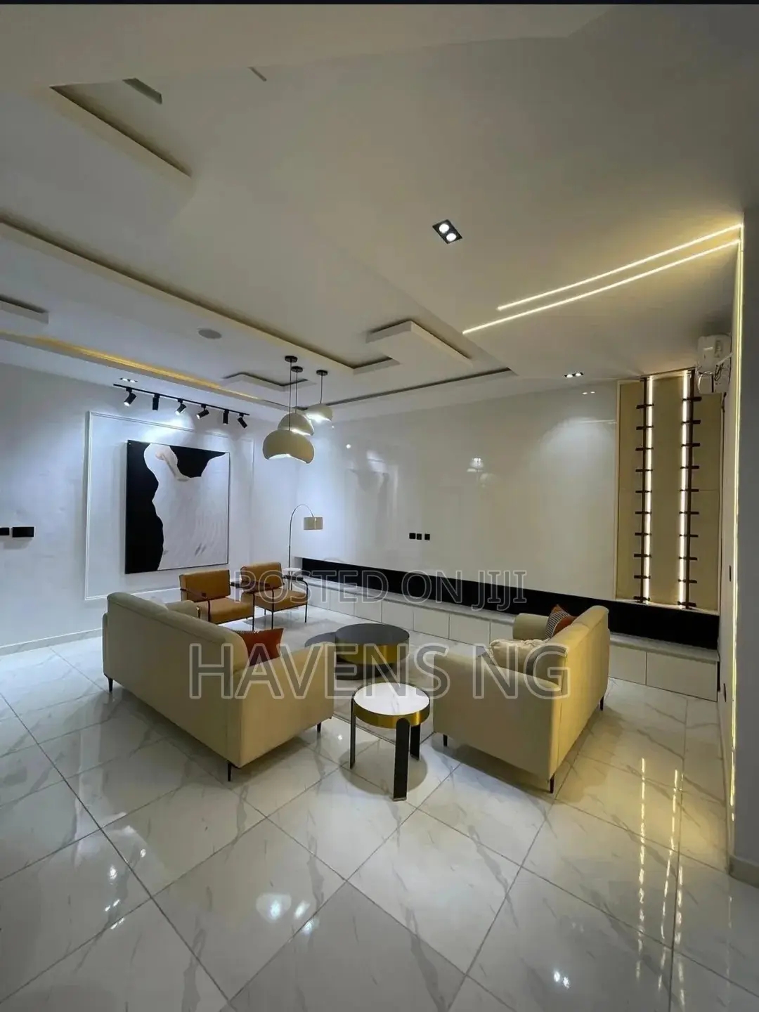 Furnished 5bdrm Duplex in Chevron for sale
