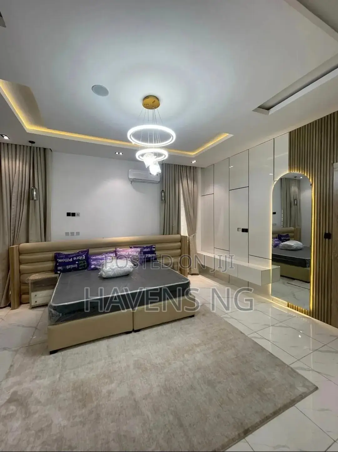 Furnished 5bdrm Duplex in Chevron for sale