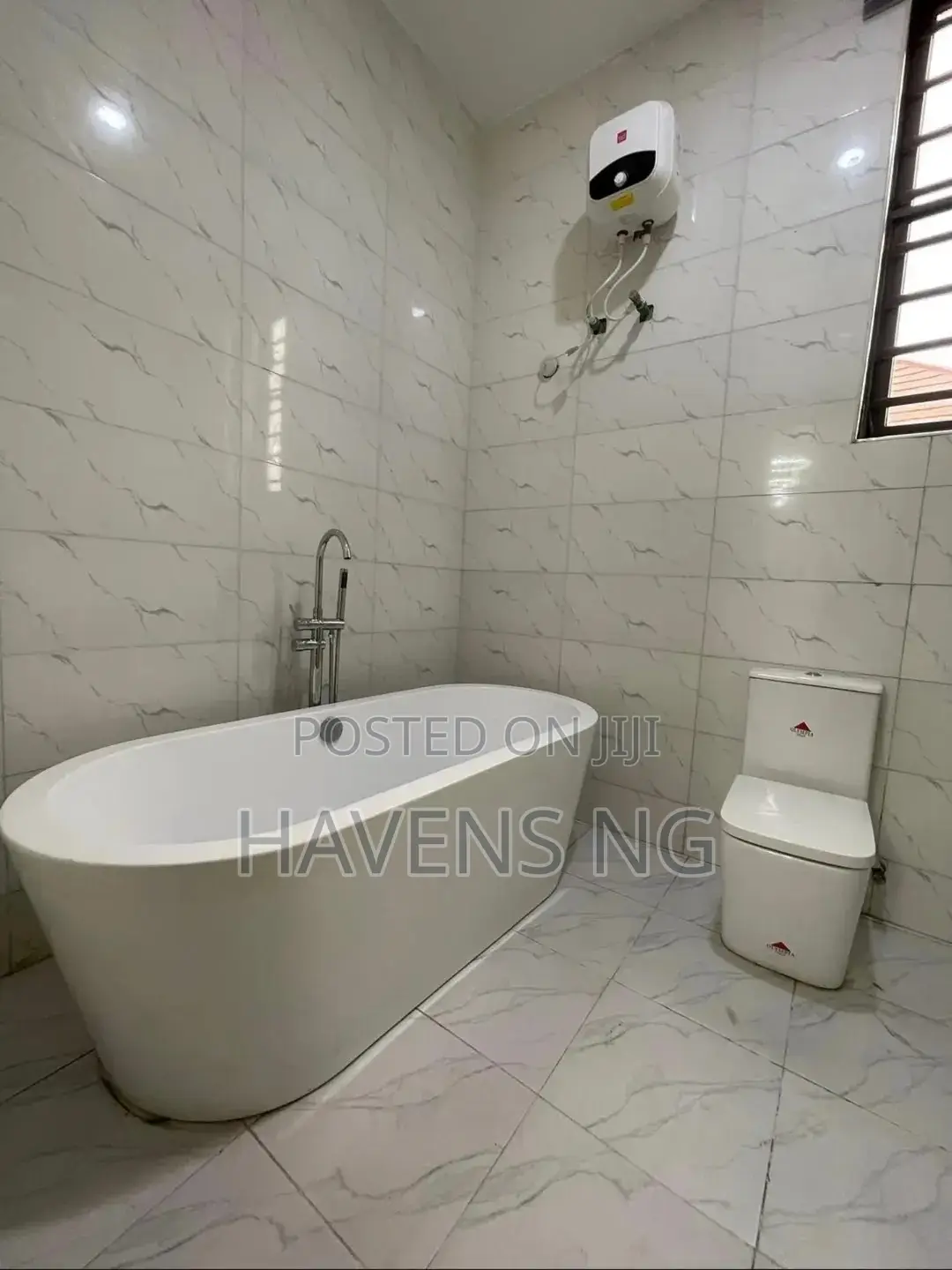 Furnished 5bdrm Duplex in Chevron for sale