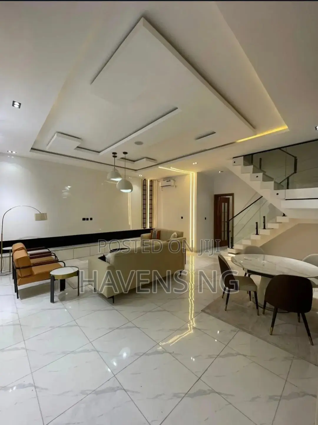 Furnished 5bdrm Duplex in Chevron for sale