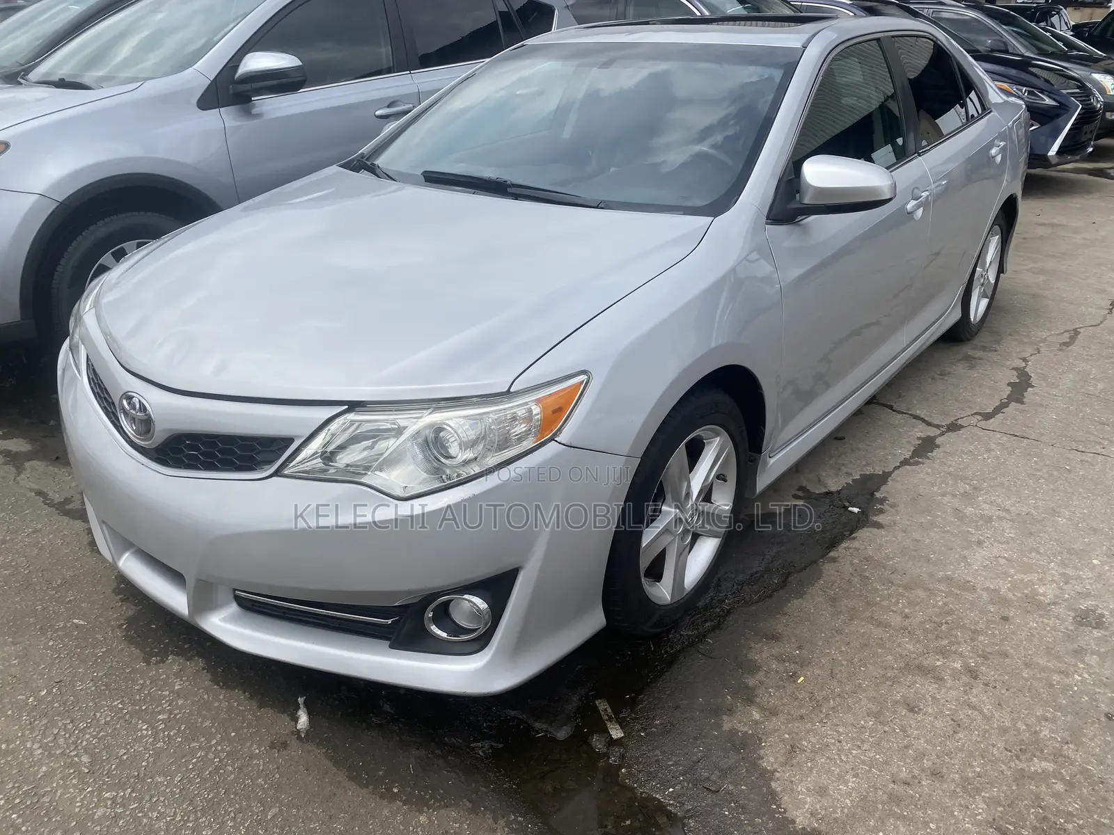 Toyota Camry SE 4dr Sedan (2.5L 4cyl 6A) 2013 Silver