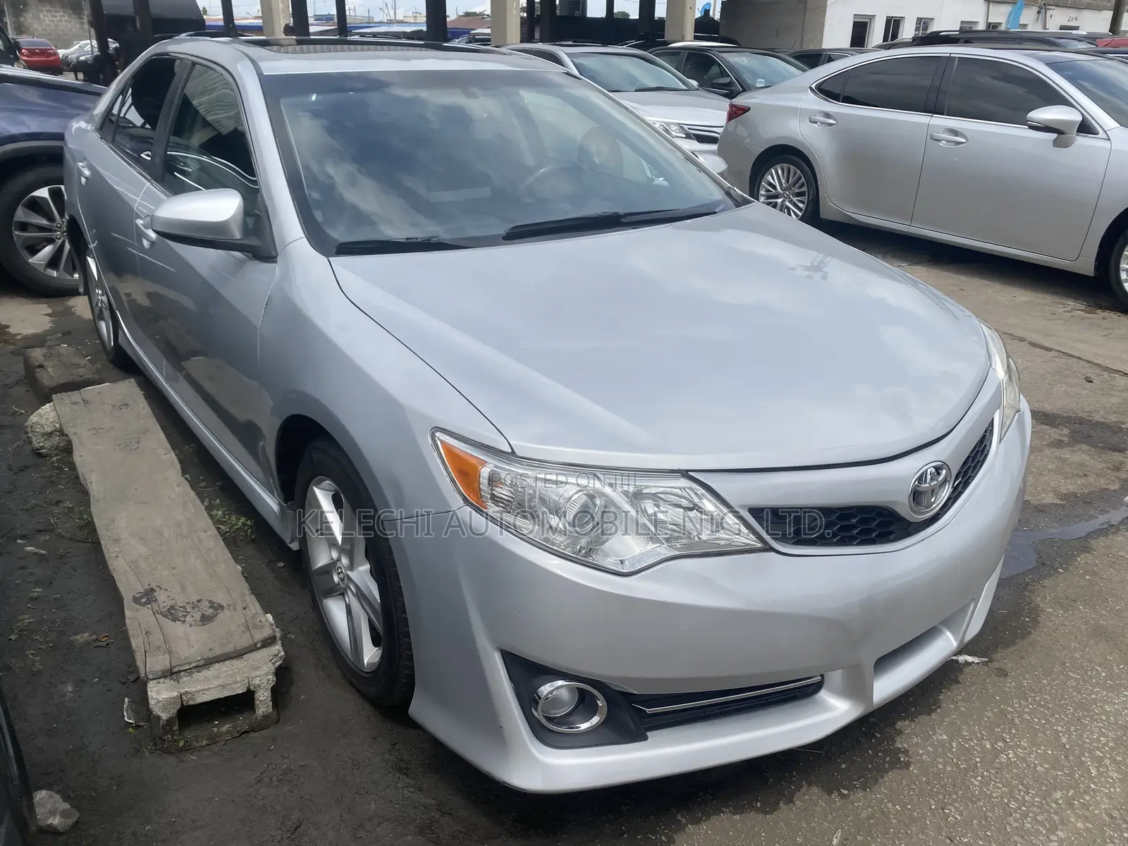 Toyota Camry SE 4dr Sedan (2.5L 4cyl 6A) 2013 Silver