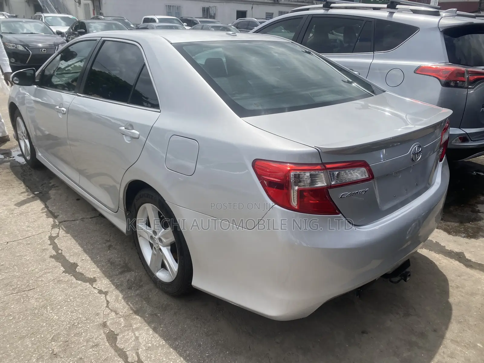 Toyota Camry SE 4dr Sedan (2.5L 4cyl 6A) 2013 Silver