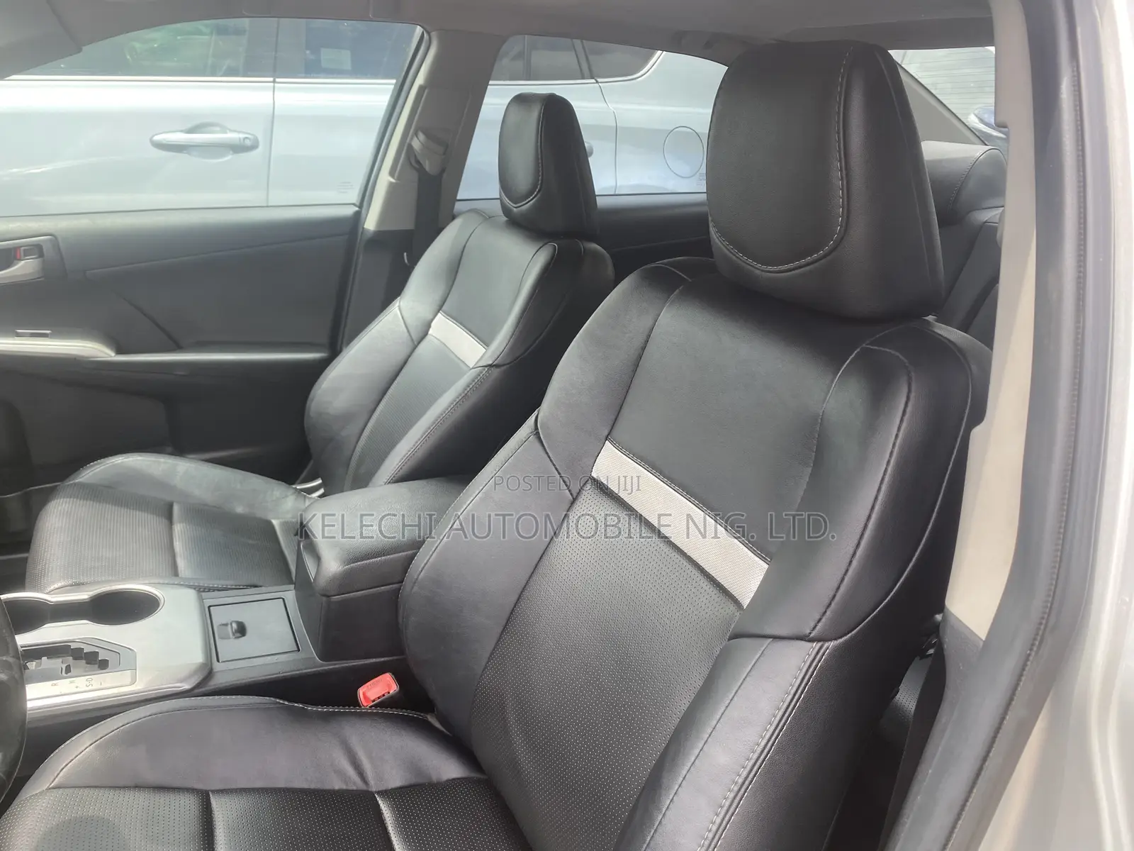 Toyota Camry SE 4dr Sedan (2.5L 4cyl 6A) 2013 Silver