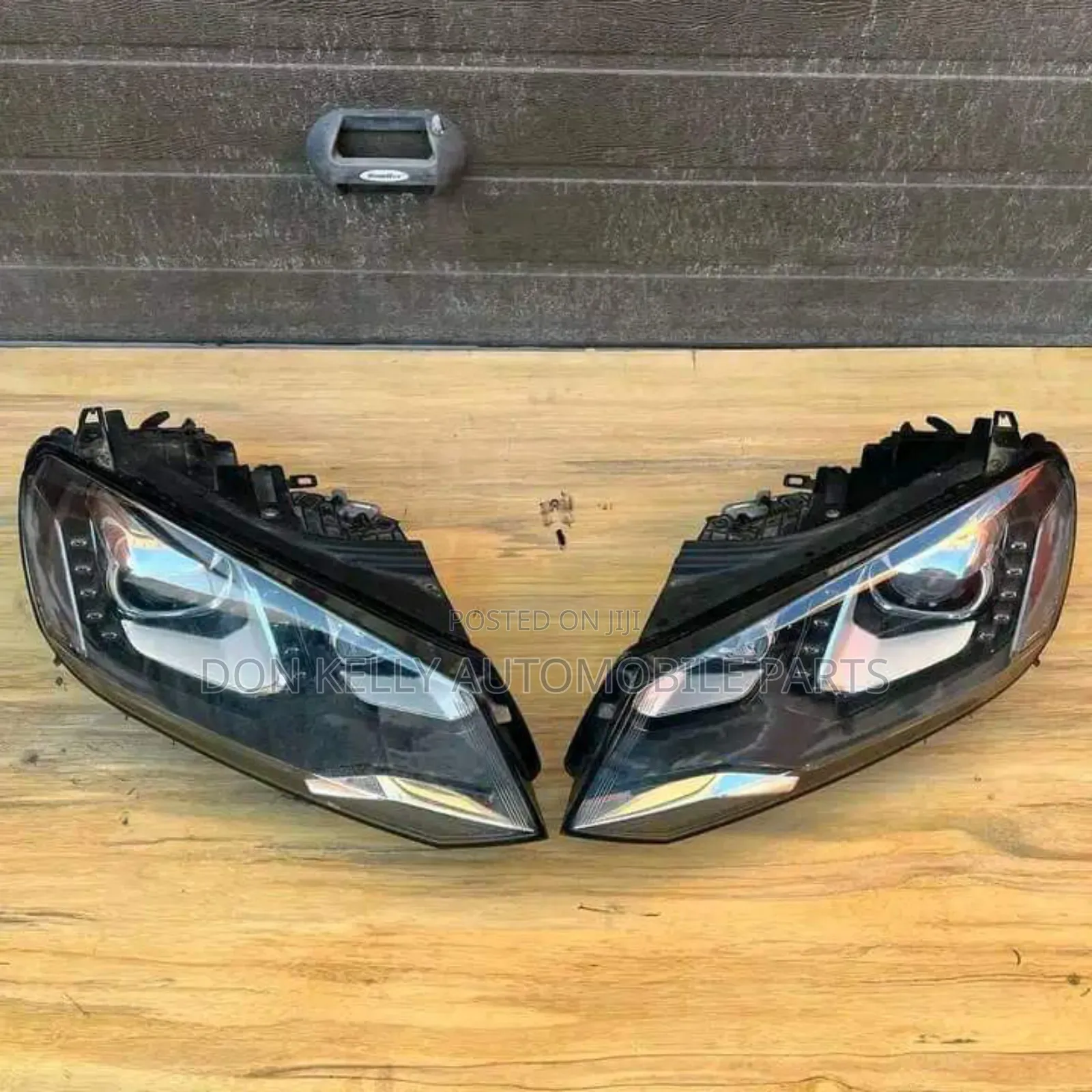 Headlight Touareg 2011/2014 Available