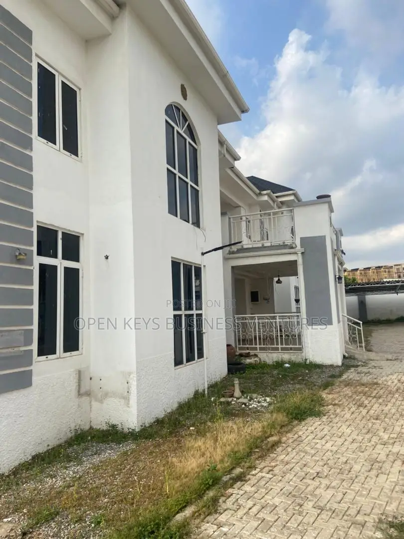 5bdrm Duplex in Guzape for sale