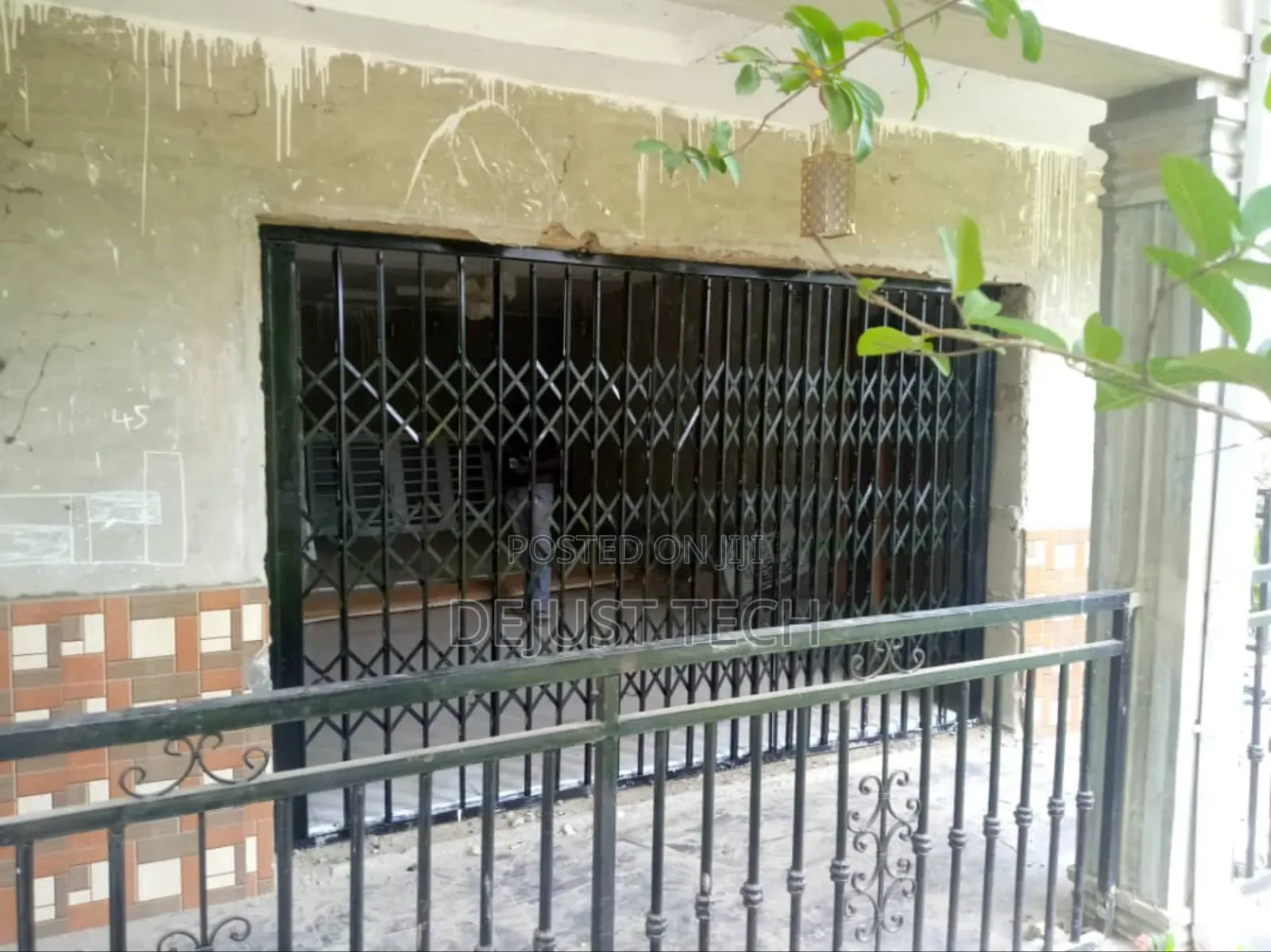Court Galvanize Barrier Door