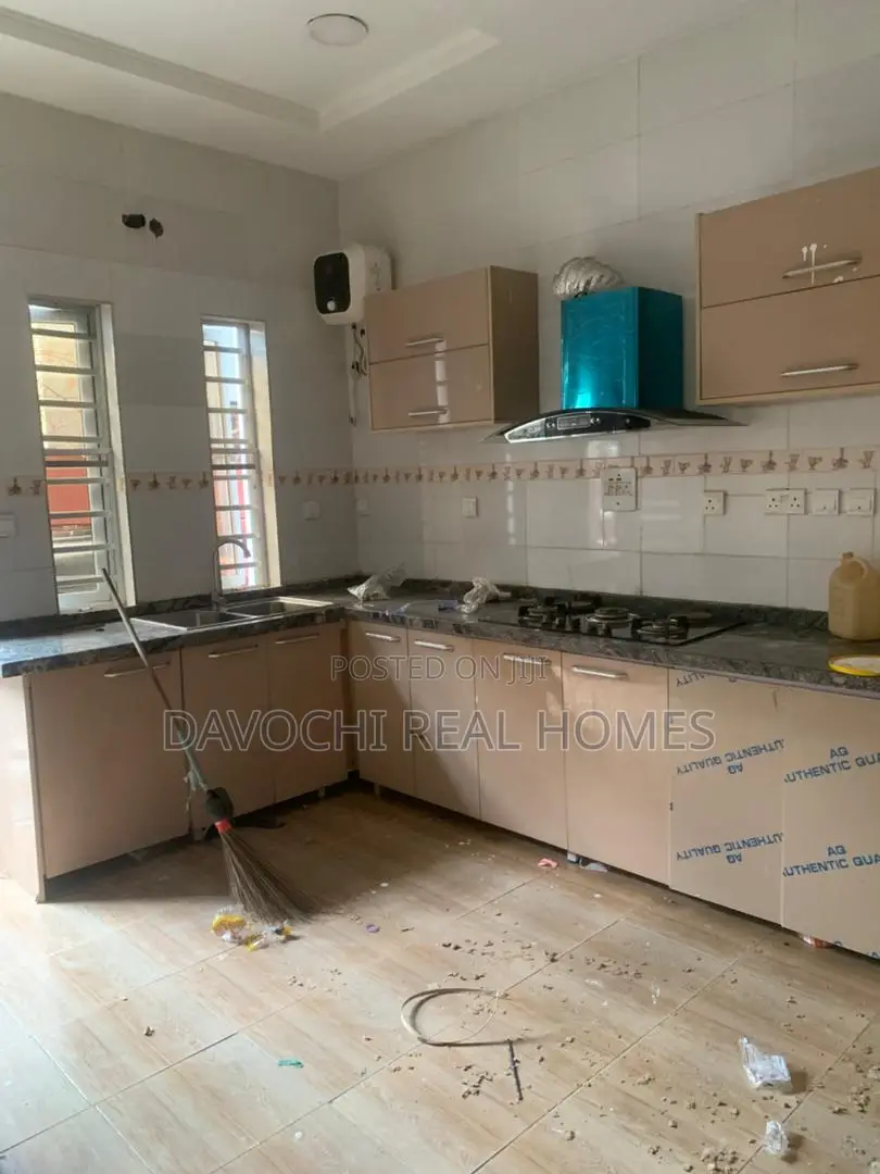 4bdrm Duplex in 2Nd Toll Gate, Lekki Phase 1 for rent