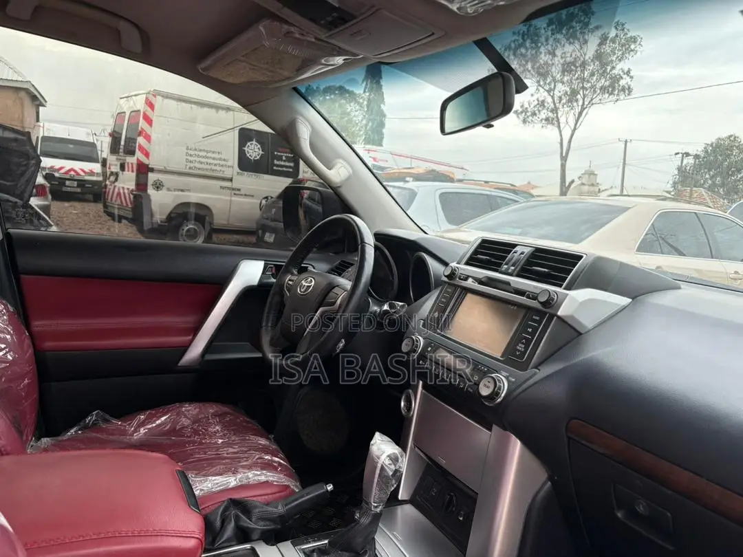 Toyota Land Cruiser Prado 2016 Black