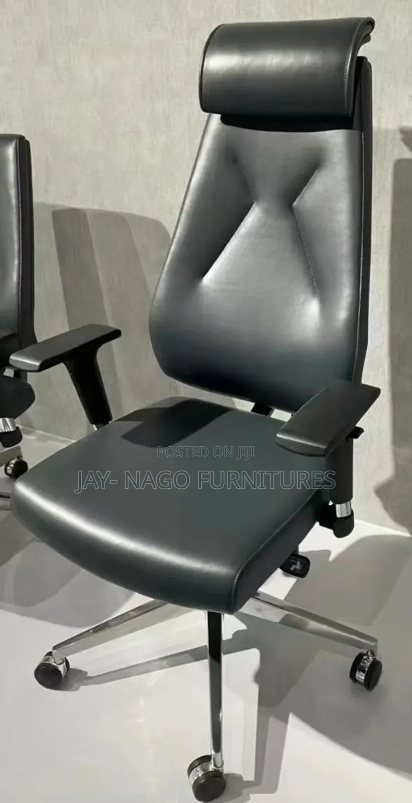 Executive Newly Designed Pure Leather Swivel Office Chair