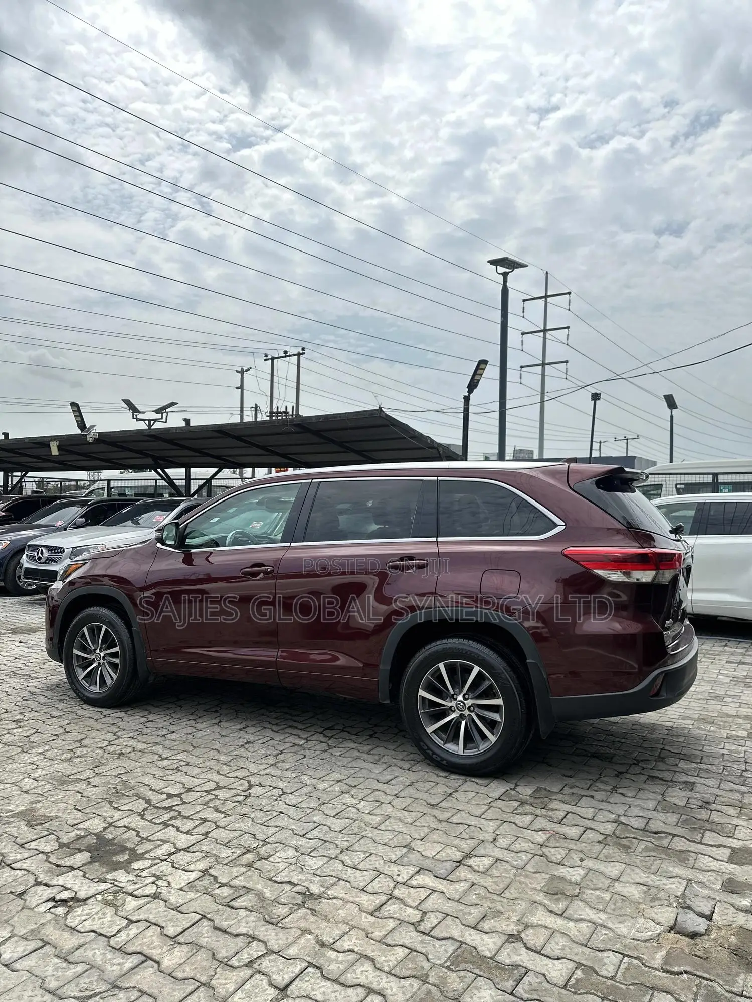 Toyota Highlander XLE 4x2 V6 (3.5L 6cyl 8A) 2017 Burgundy
