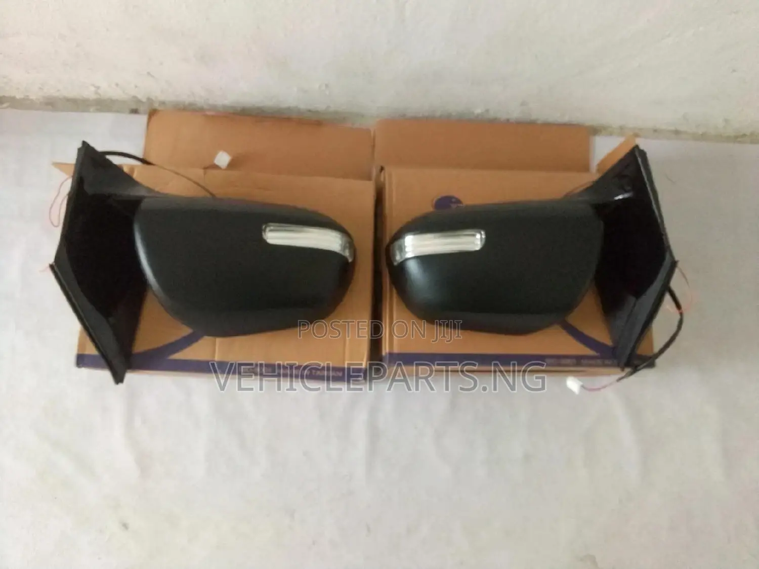 Side Mirrors With Pointer for Lexus Rx330/350 2004-2009 (Taiwan)