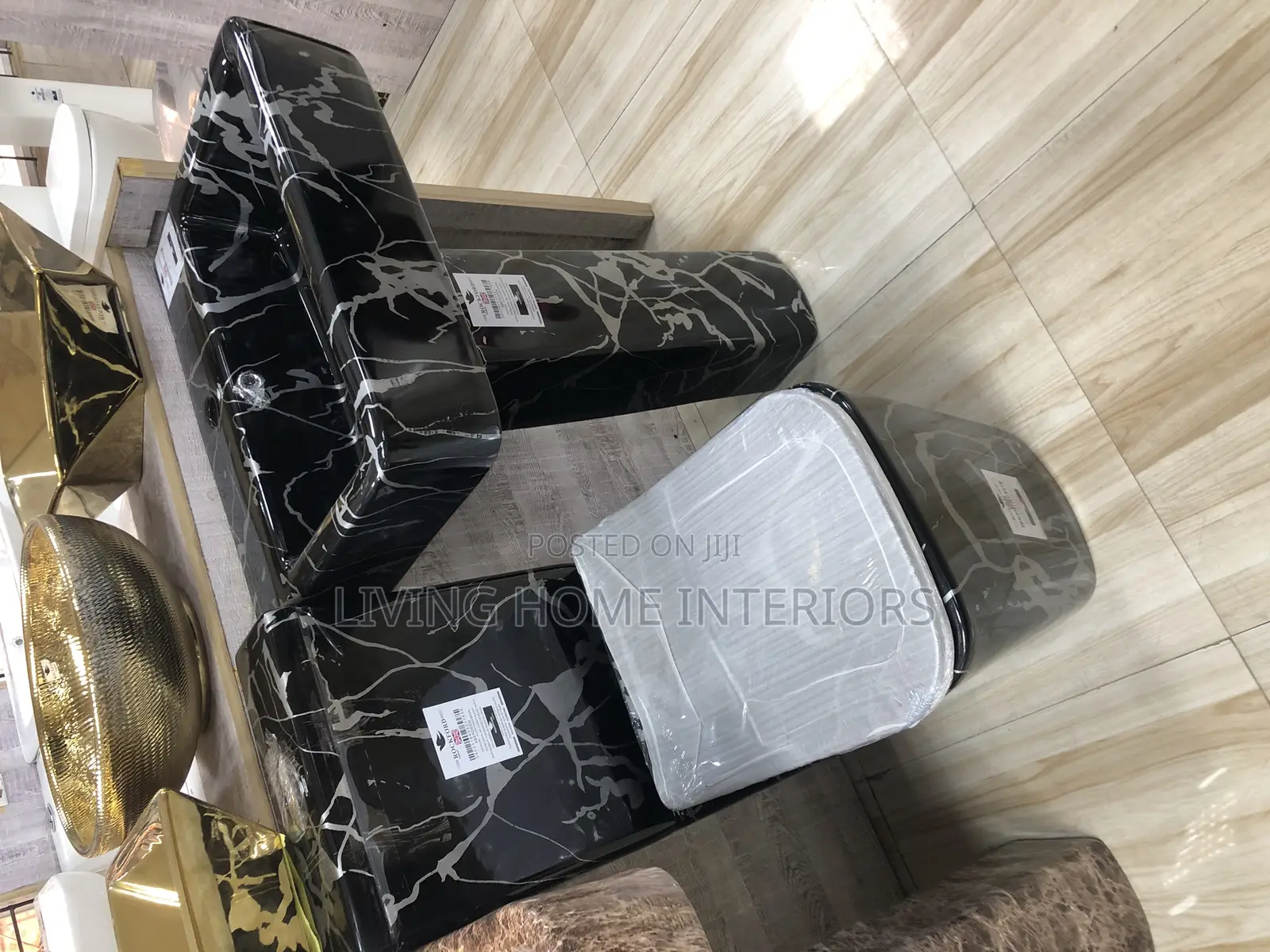 Carrara Black High Quality Toilet Seat