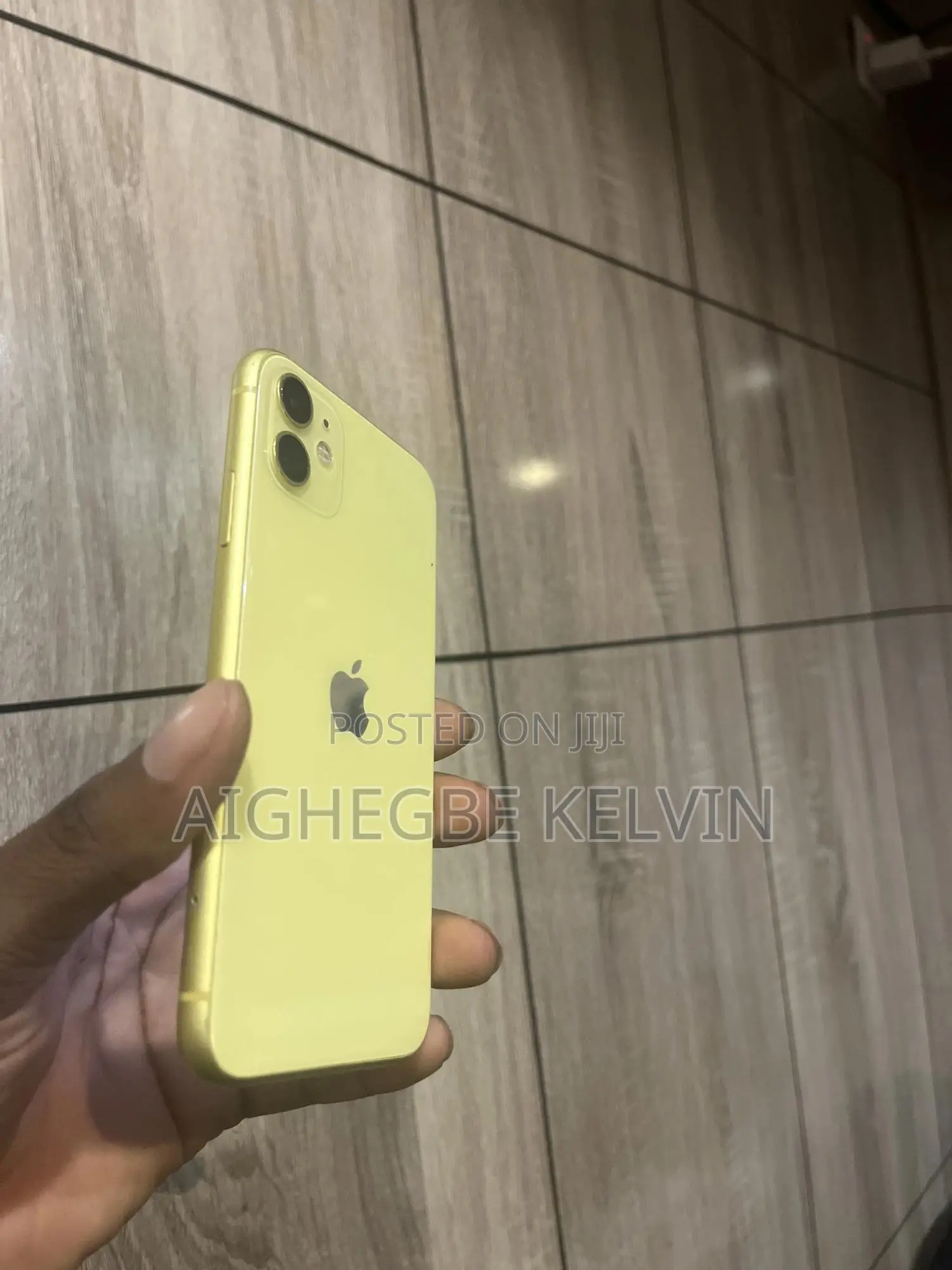 Apple iPhone 11 64 GB Yellow