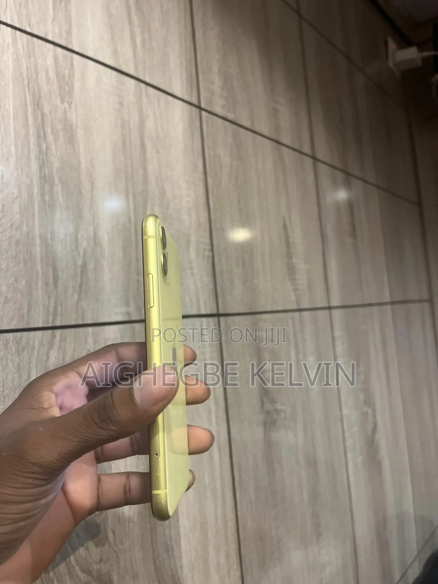 Apple iPhone 11 64 GB Yellow