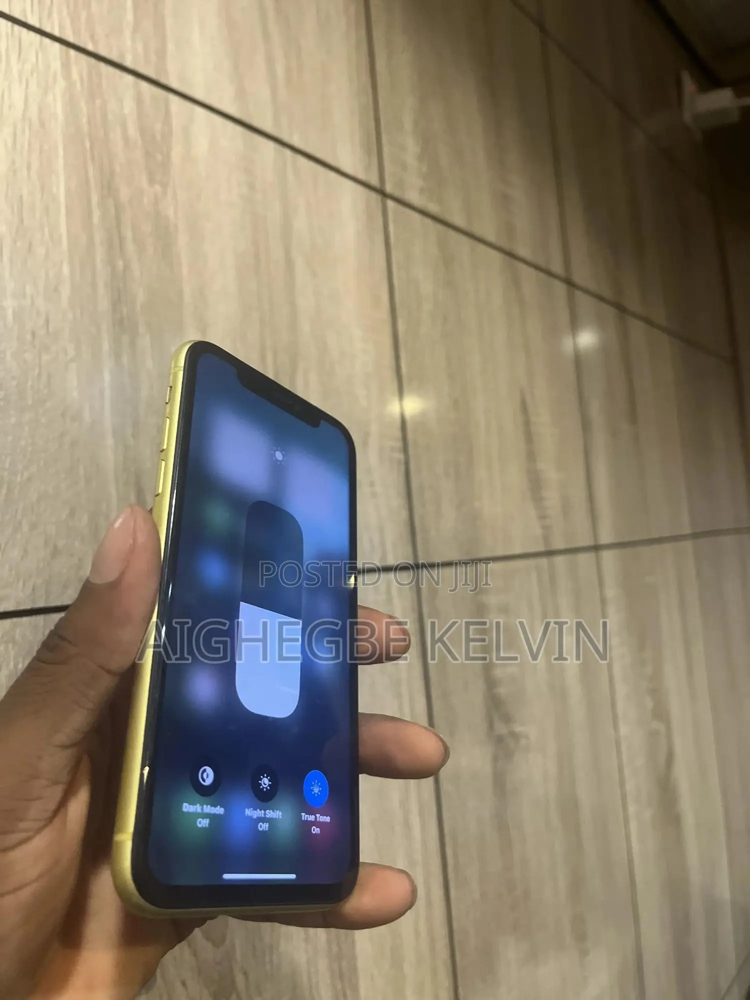 Apple iPhone 11 64 GB Yellow