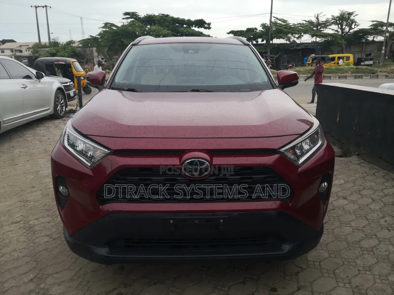 Toyota RAV4 XLE AWD 2020 Red