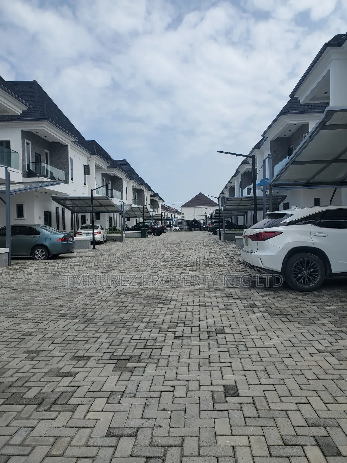 4bdrm Duplex in Dpk, Lekki for sale