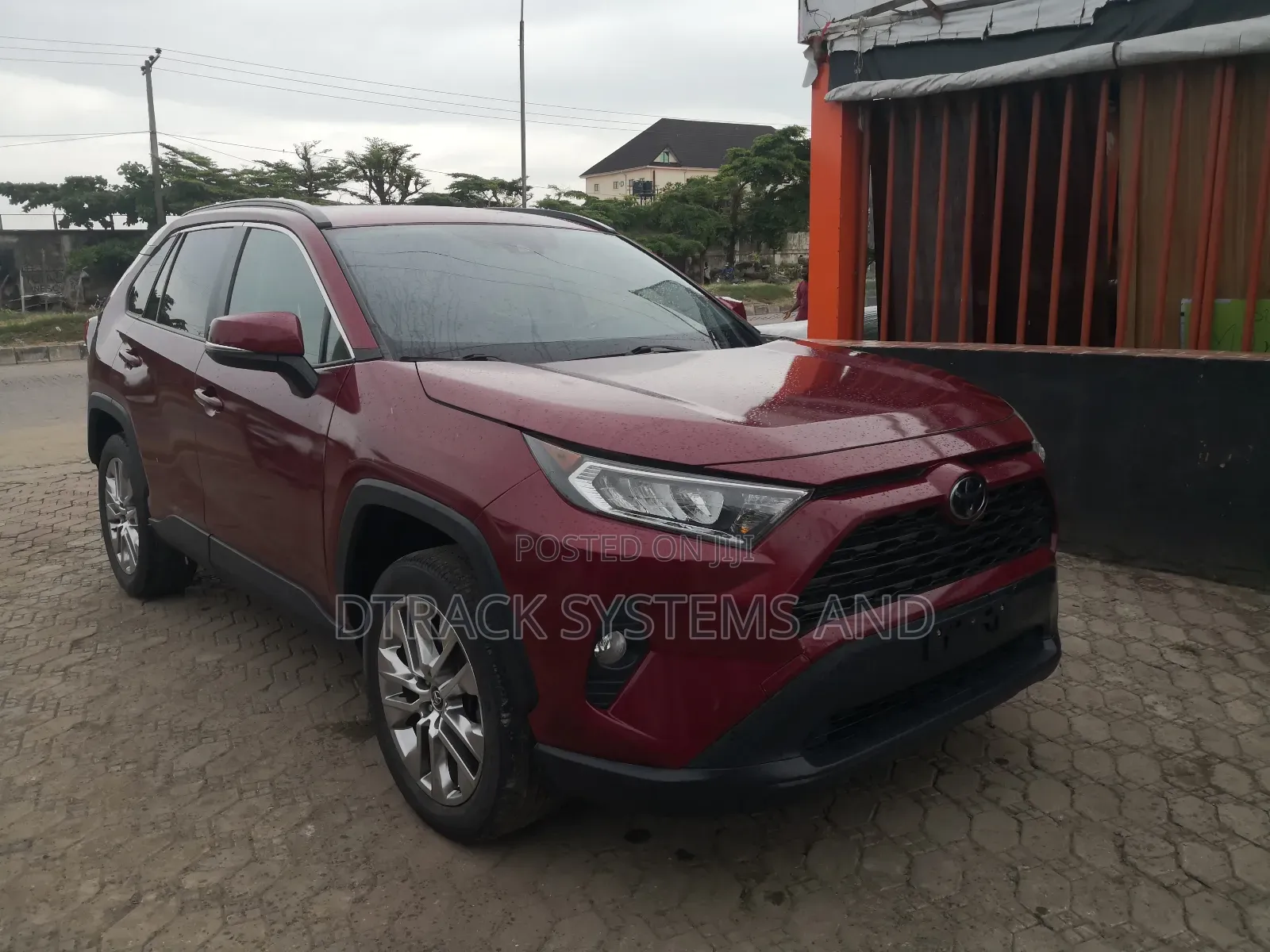 Toyota RAV4 XLE AWD 2020 Red