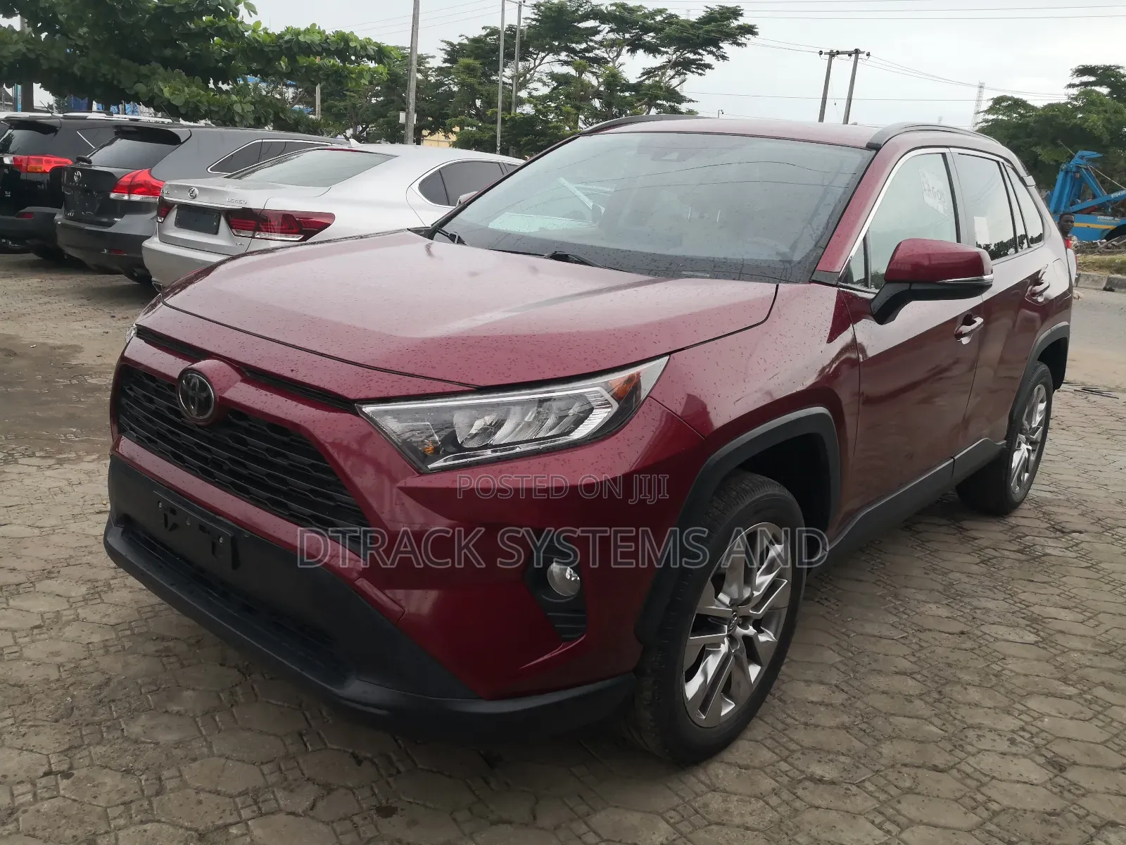 Toyota RAV4 XLE AWD 2020 Red
