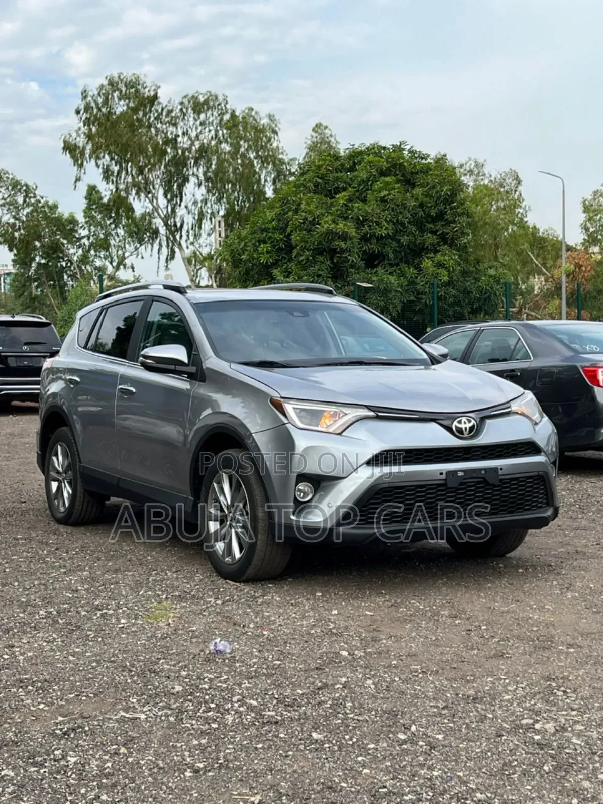 Toyota RAV4 Limited FWD (2.5L 4cyl 6A) 2017 Gray