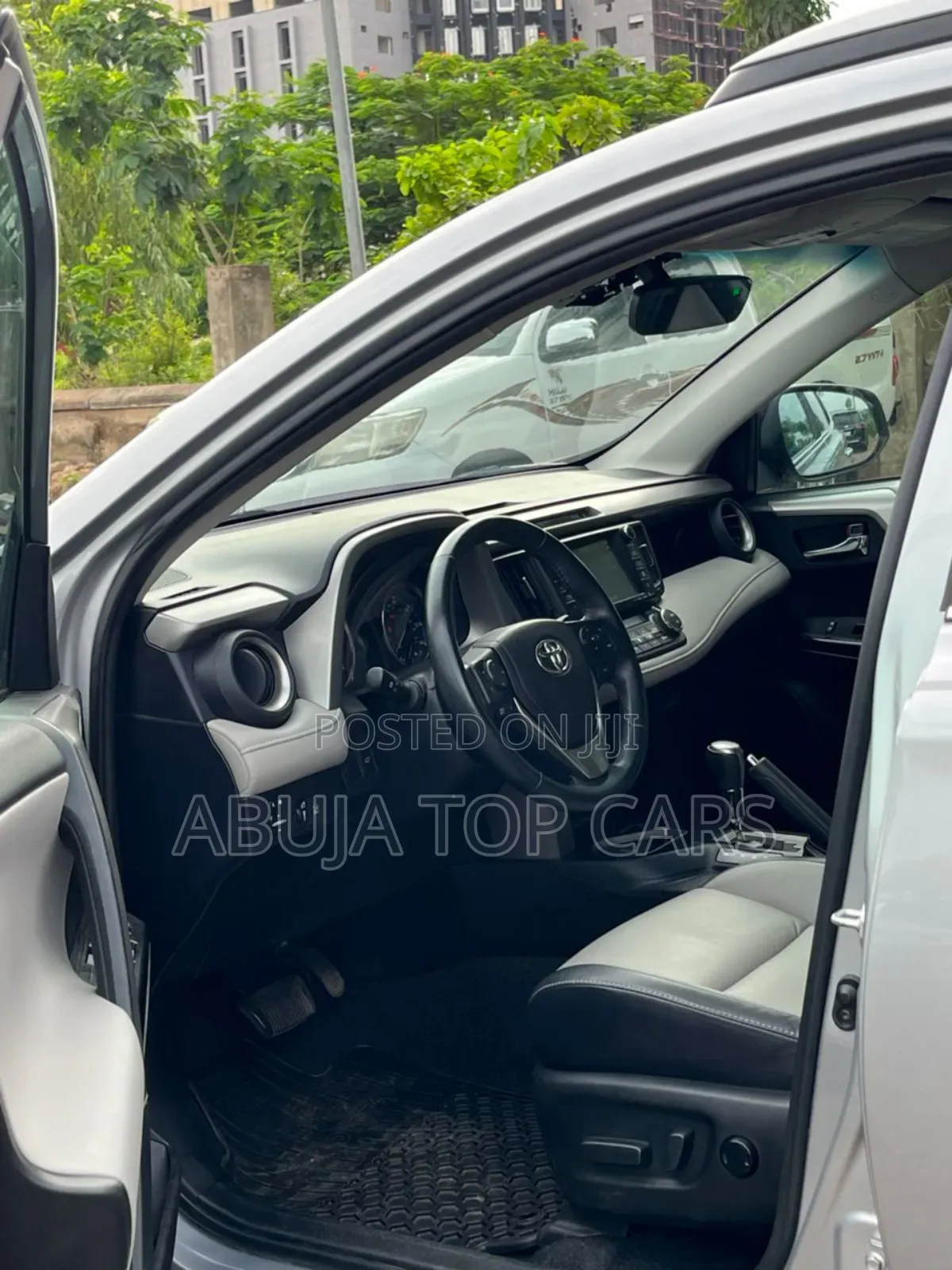 Toyota RAV4 Limited FWD (2.5L 4cyl 6A) 2017 Gray