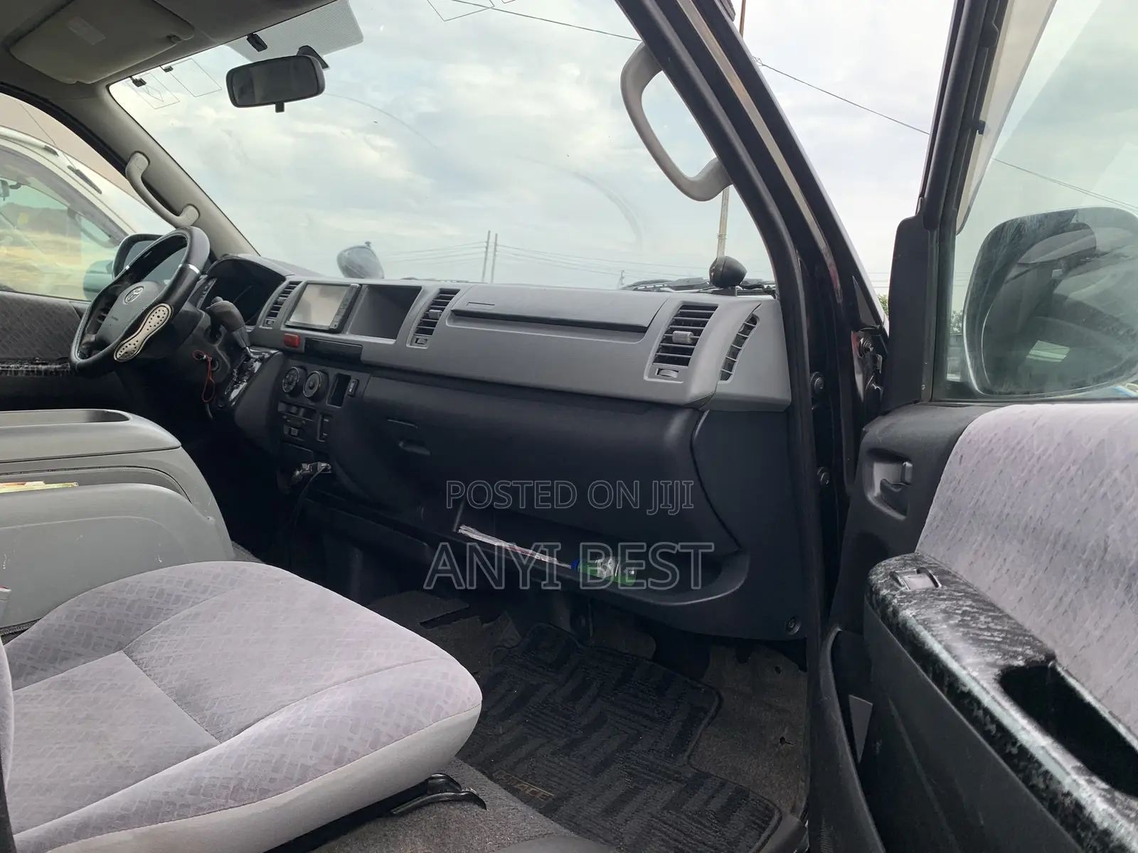 Toyota HiAce 2010 Black