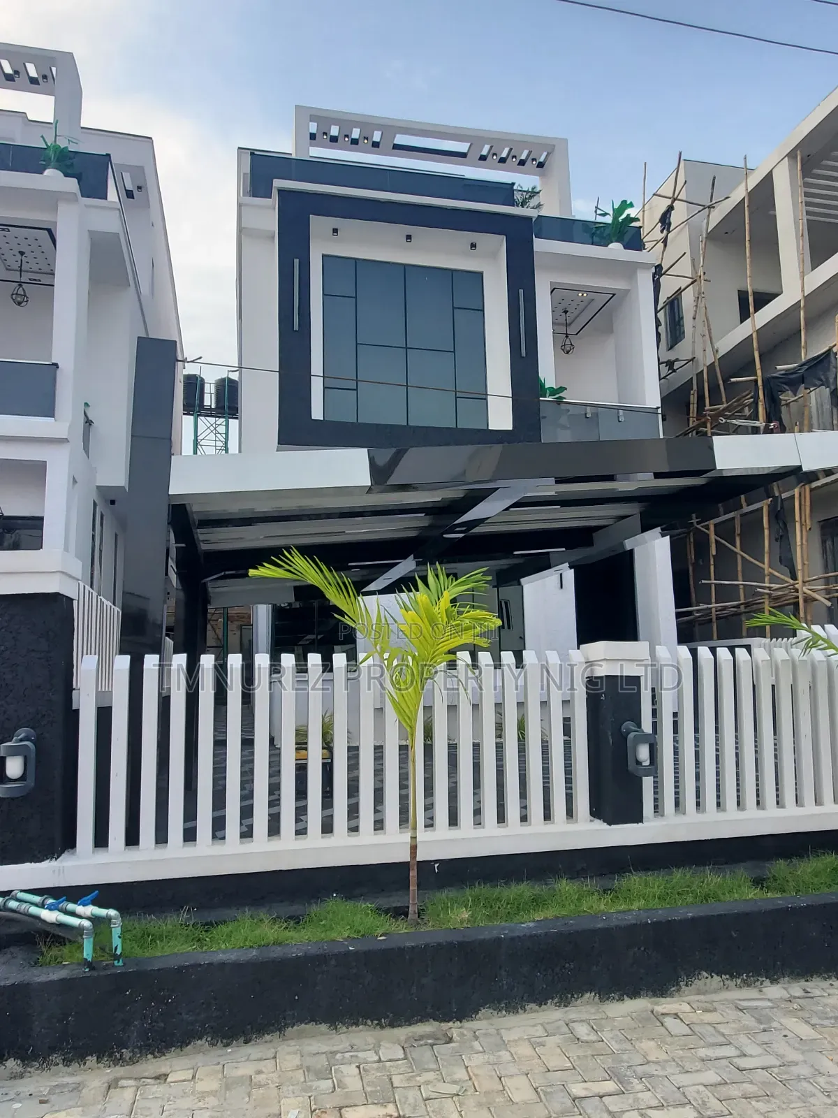 5bdrm Duplex in Lekki County, Ikota for sale
