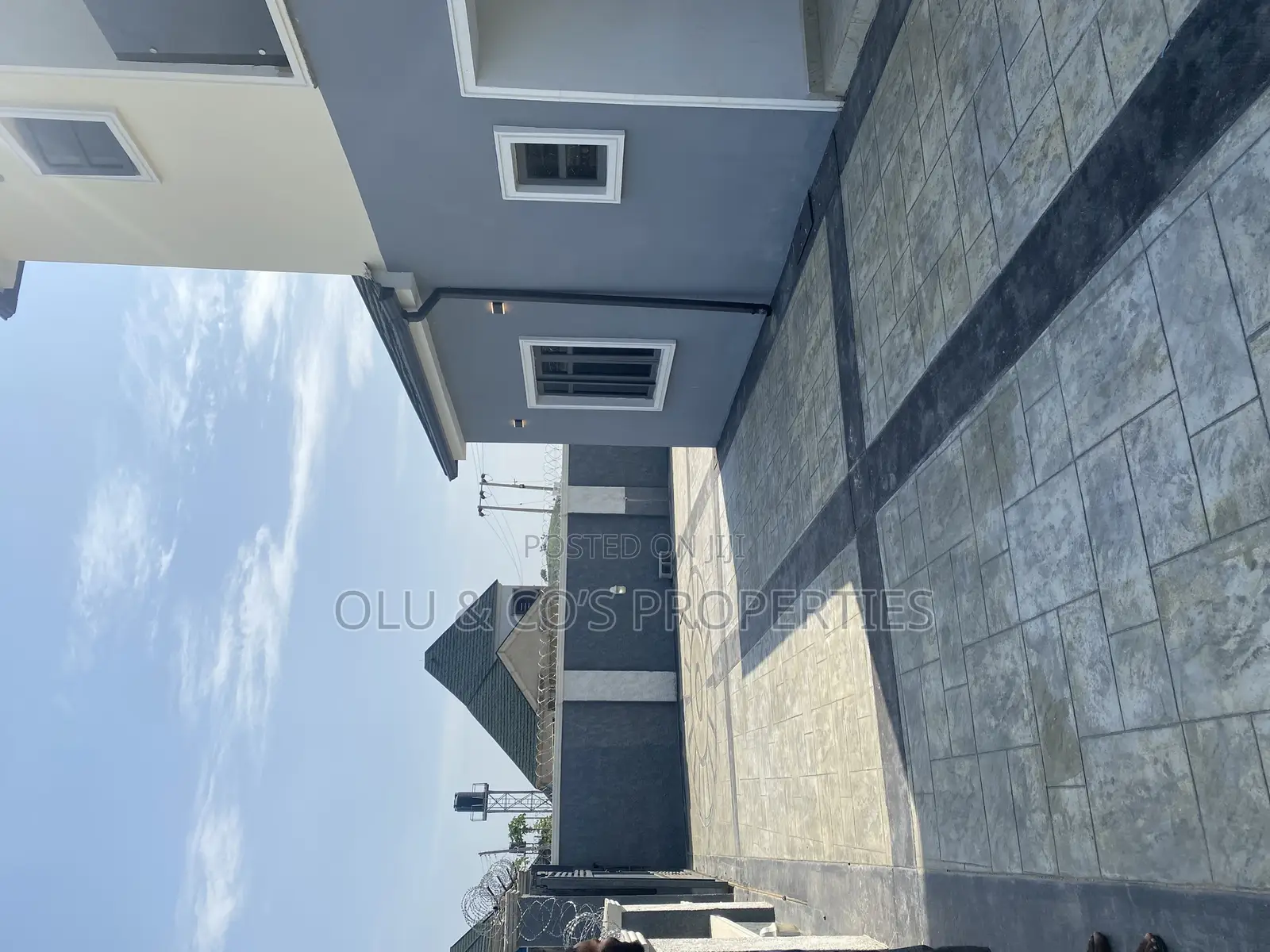 Furnished 3bdrm Duplex in Leisure Court Estate, Lugbe District for rent