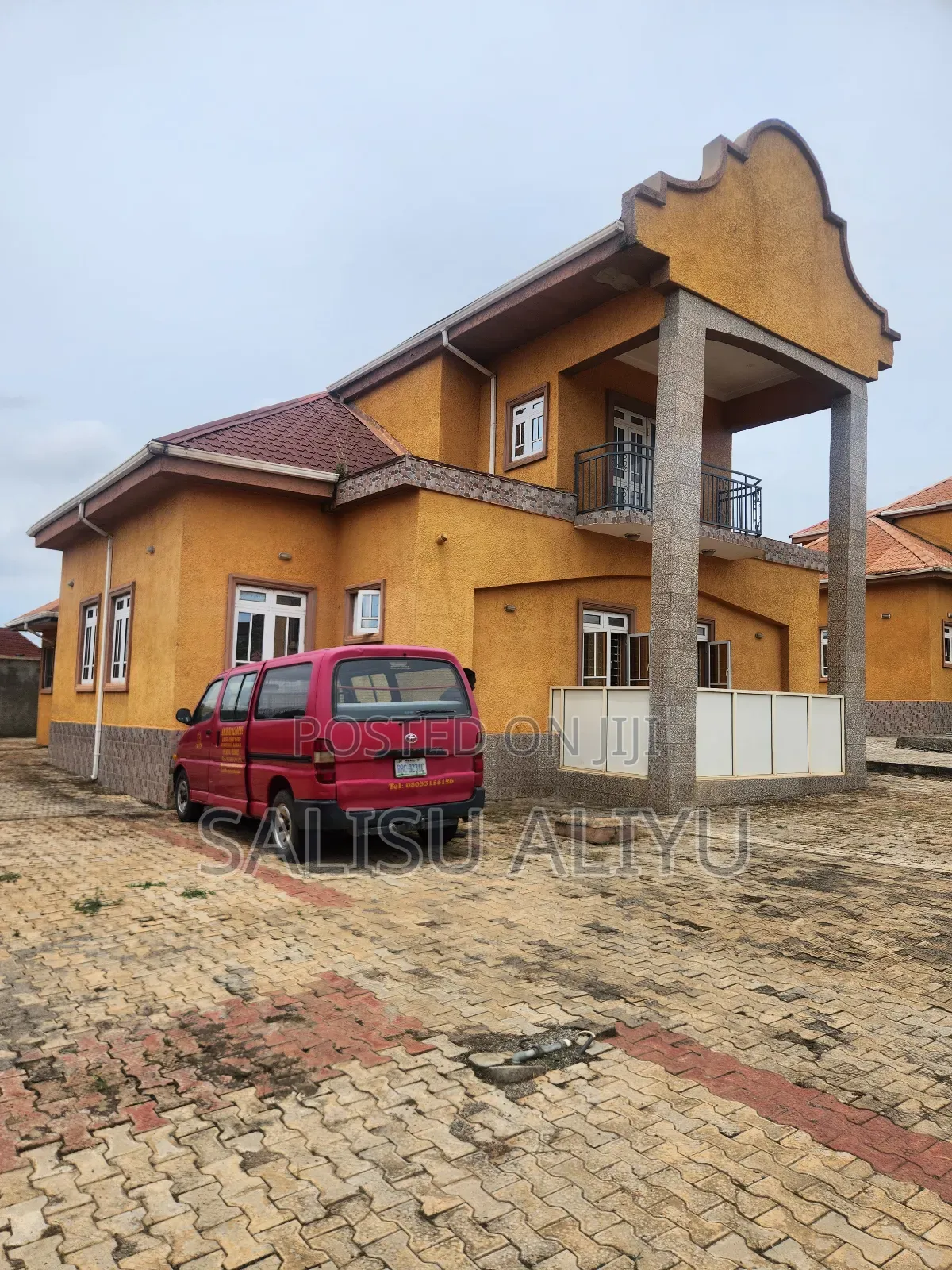 3bdrm Penthouse in Galadimawa for sale