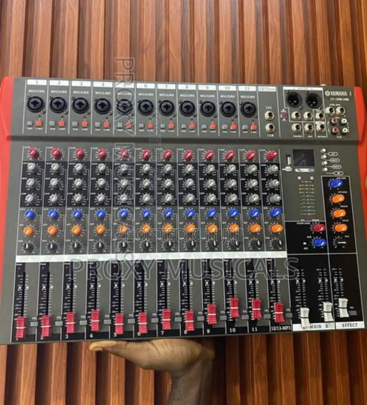 12 Channels Yamaha Mixer