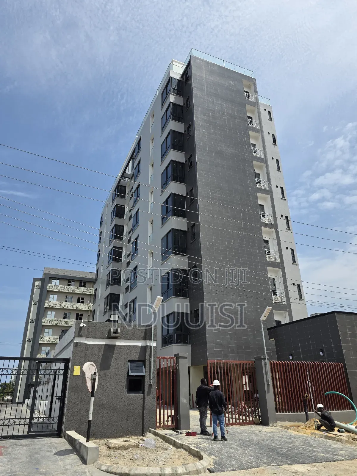 3bdrm Apartment in Lekki Phase 1 for sale