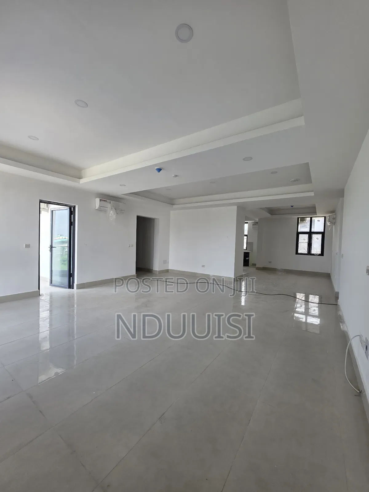 3bdrm Apartment in Lekki Phase 1 for sale
