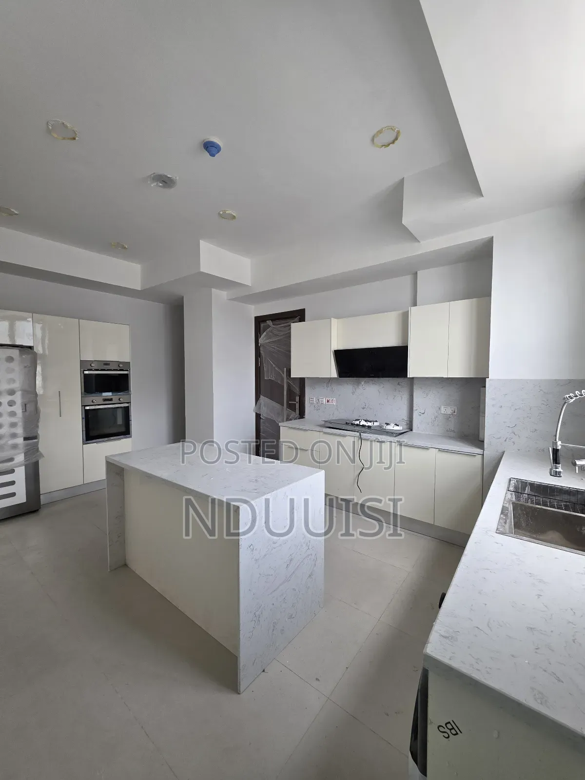 3bdrm Apartment in Lekki Phase 1 for sale