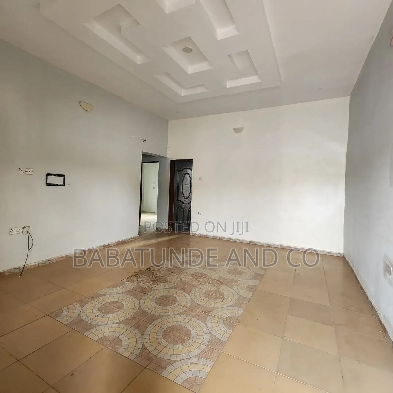 3bdrm Block of Flats in Moniya for sale
