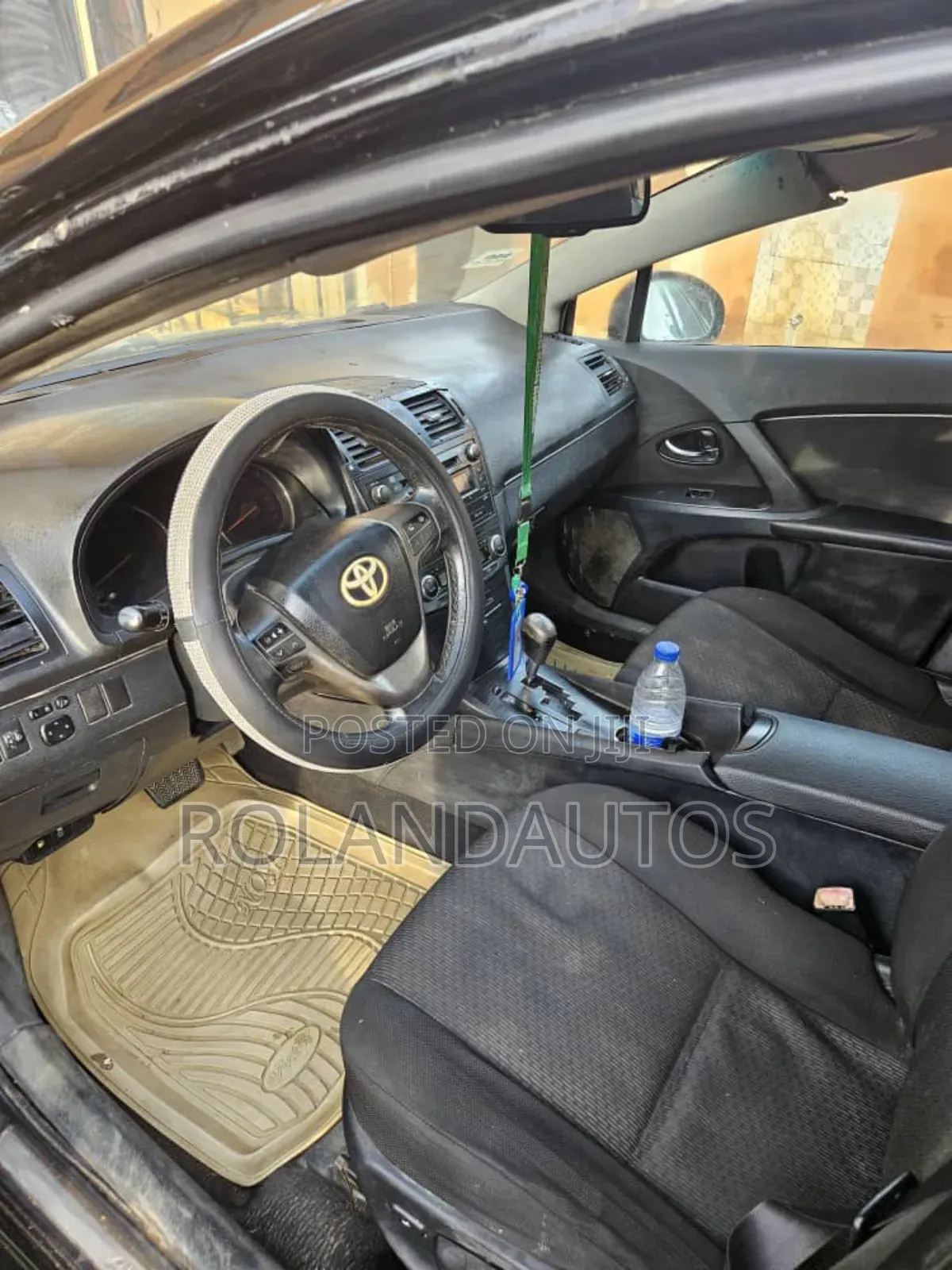 Toyota Avensis 2011 Black