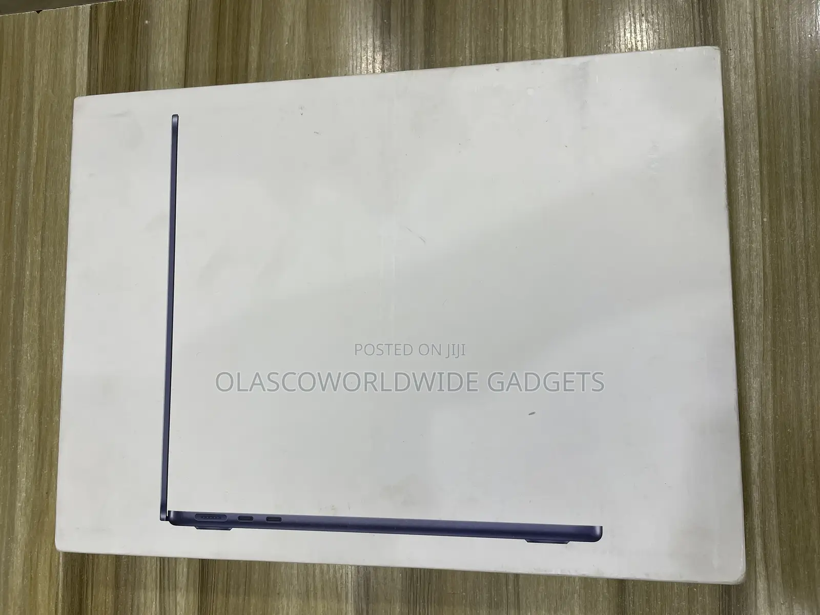 New Laptop Apple MacBook Air 2025 M4 13-inch 16GB Apple M4 SSD 256GB
